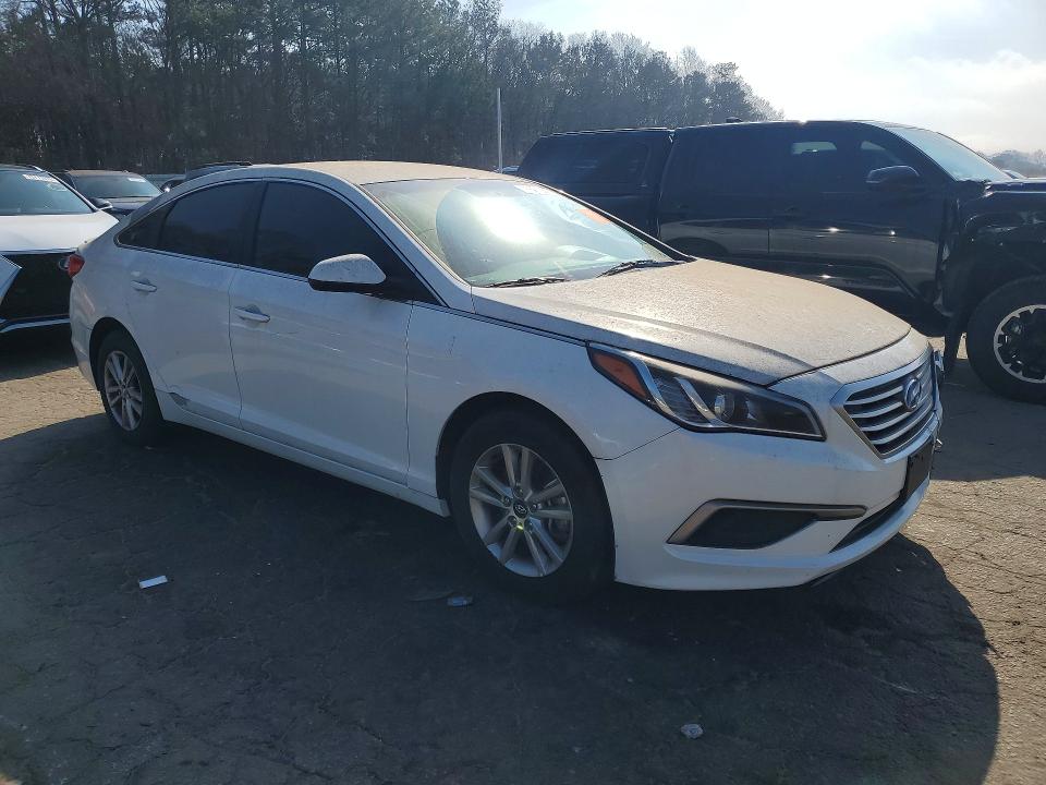 Photo 4 from auction – 2017 HYUNDAI SONATA SE with VIN 5NPE24AF2HH519155