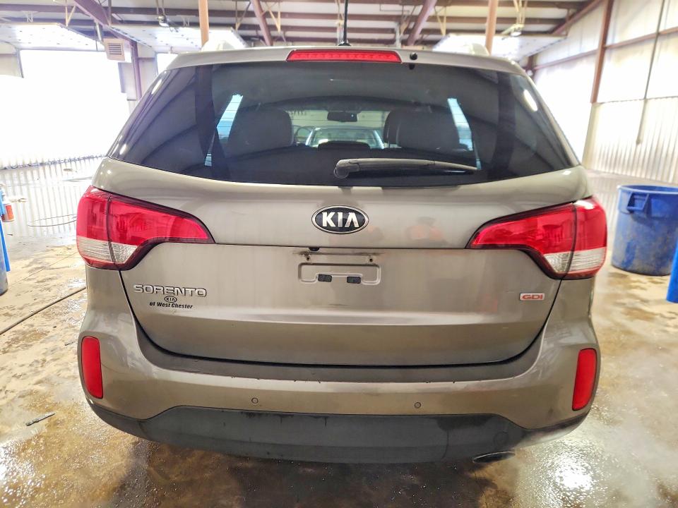 Photo 6 from auction – 2015 KIA SORENTO LX with VIN 5XYKTDA64FG568751