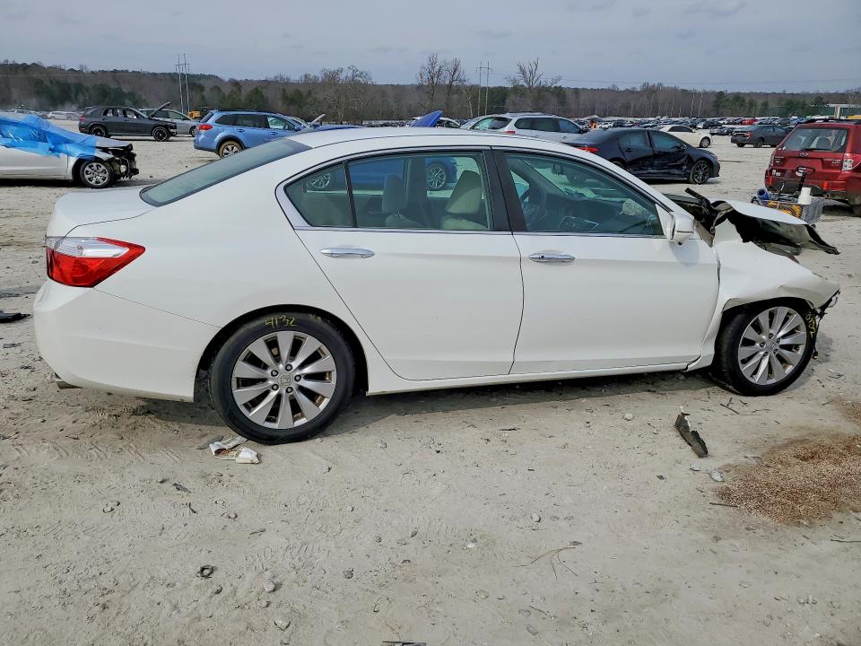 Photo 3 from auction – 2014 HONDA ACCORD with VIN 1HGCR2F71EA060181
