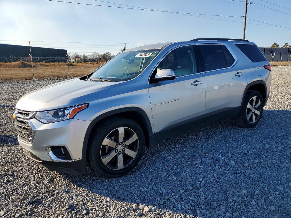 CHEVROLET TRAVERSE 2019 with VIN 1GNERHKW3KJ136722 - Photo from auction