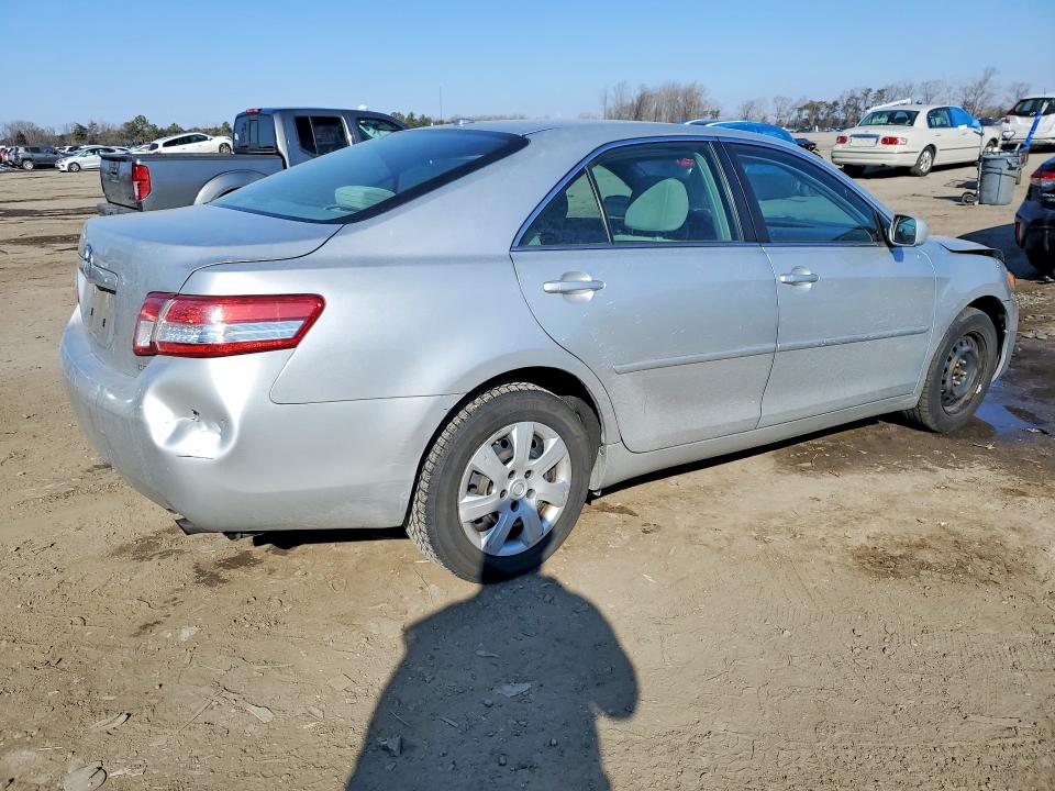 Photo 3 from auction – 2010 TOYOTA CAMRY with VIN 4T1BF3EK2AU014068
