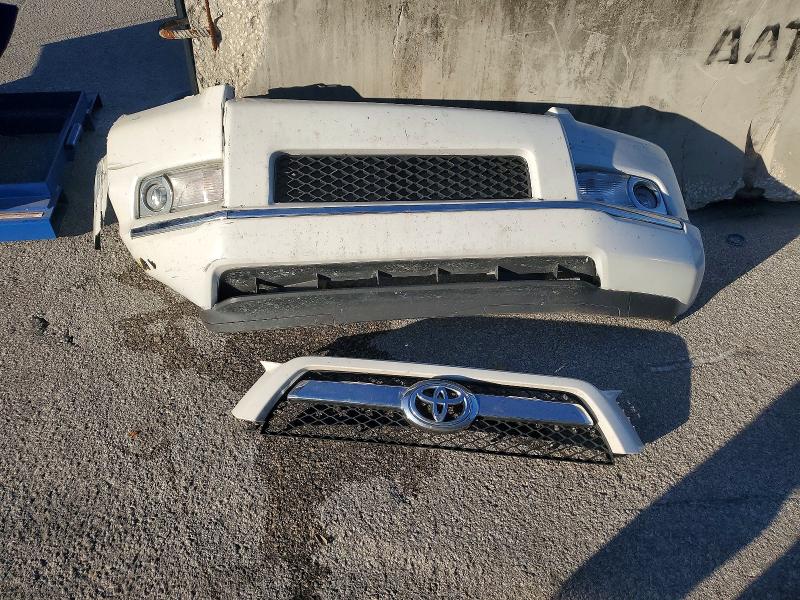 Photo 13 from auction – 2013 TOYOTA 4RUNNER with VIN JTEZU5JR1D5052733