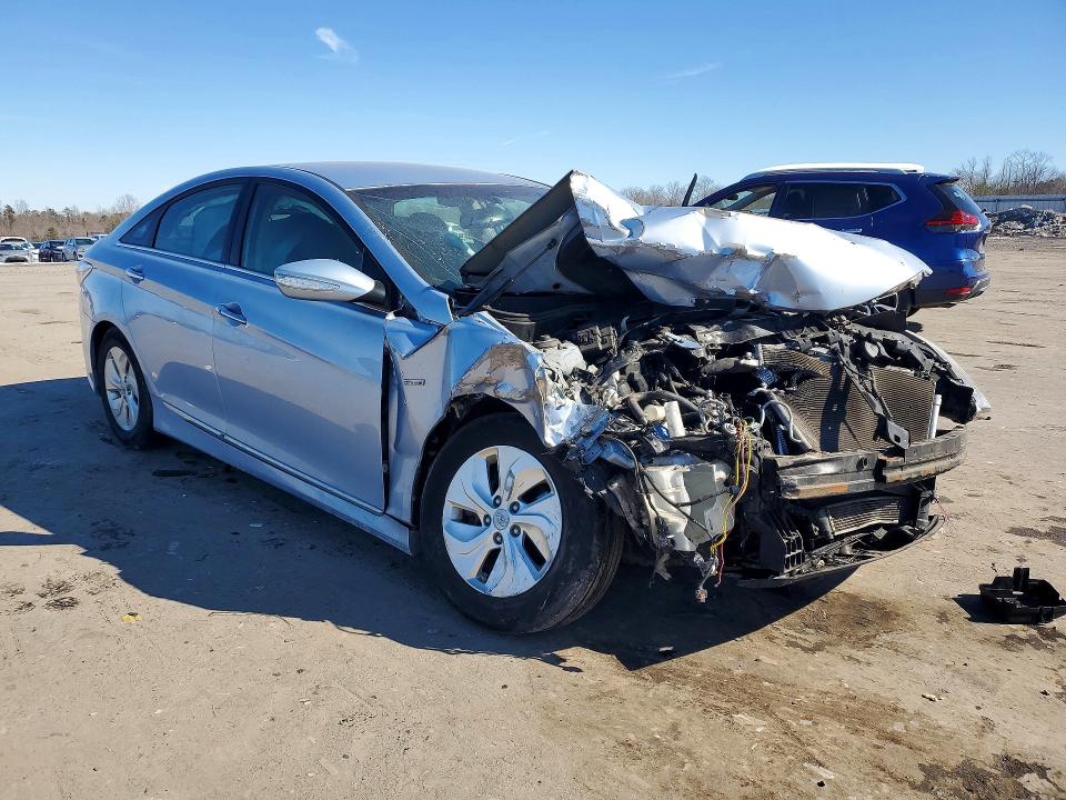 Photo 4 from auction – 2013 HYUNDAI SONATA HYB with VIN KMHEC4A48DA083176