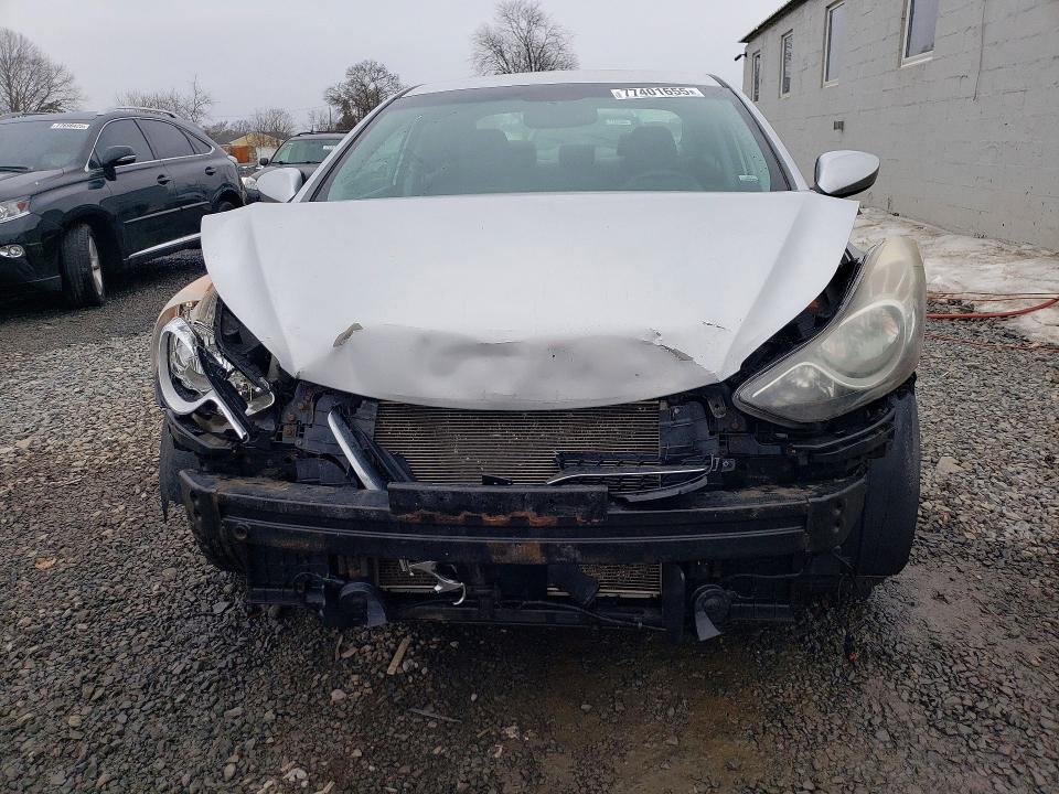 Photo 5 from auction – 2013 HYUNDAI ELANTRA with VIN KMHDH4AE2DU654018