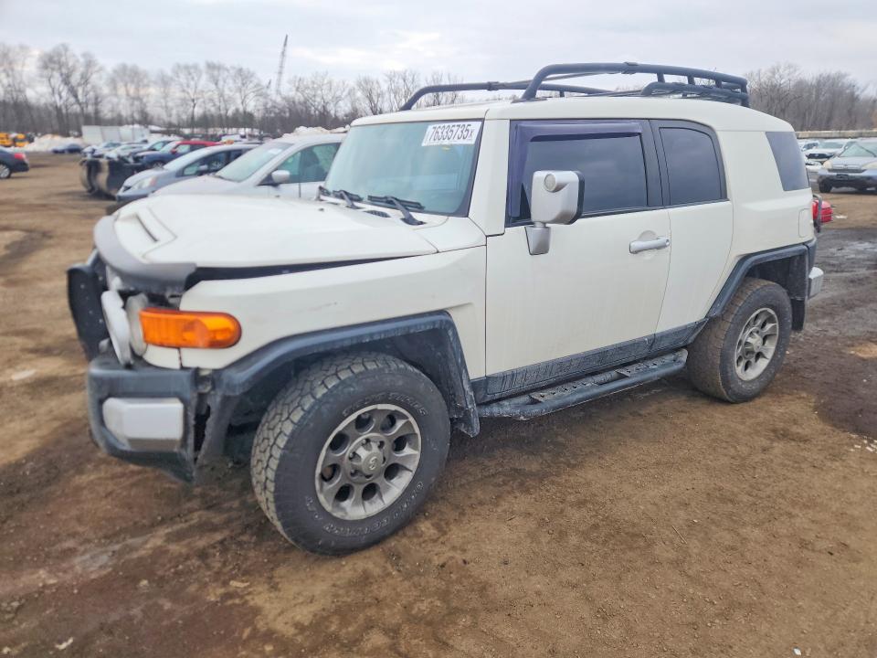 TOYOTA FJ CRUISER 2011 with VIN JTEBU4BF2BK105342 - Photo from auction