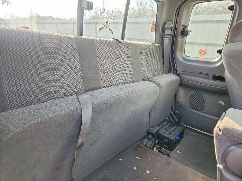 Photo 10 from auction – 2002 FORD F150 with VIN 2FTRX18LX2CA35499