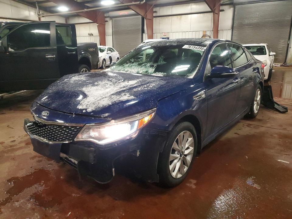 KIA OPTIMA 2017 مع رقم تعريف المركبة 5XXGU4L35HG130298 - صورة من المزاد