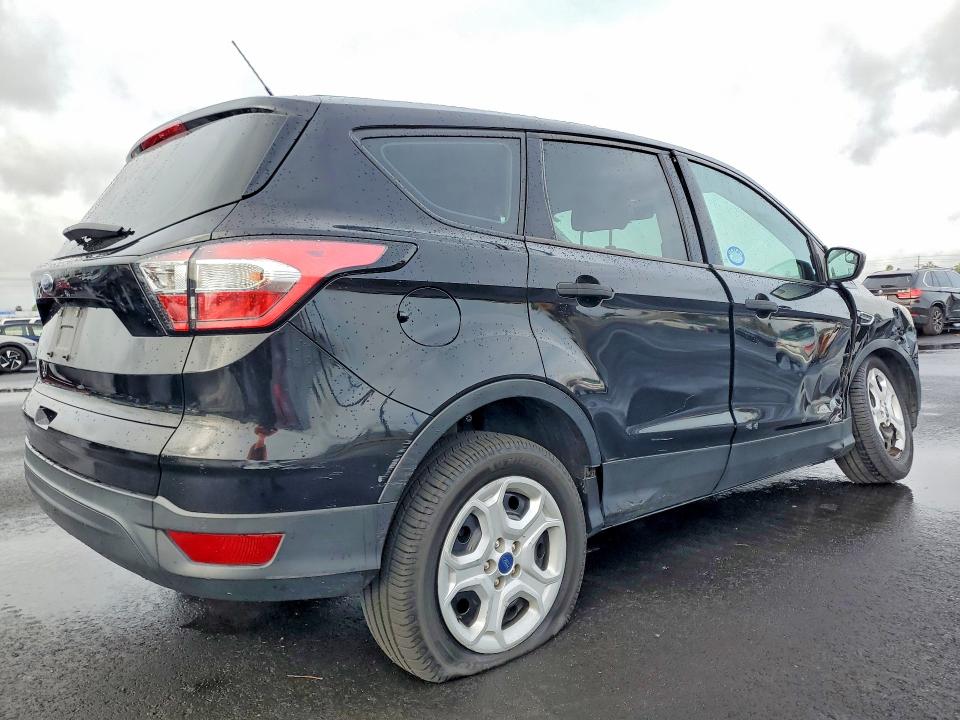 Photo 3 from auction – 2017 FORD ESCAPE with VIN 1FMCU0F79HUB89625