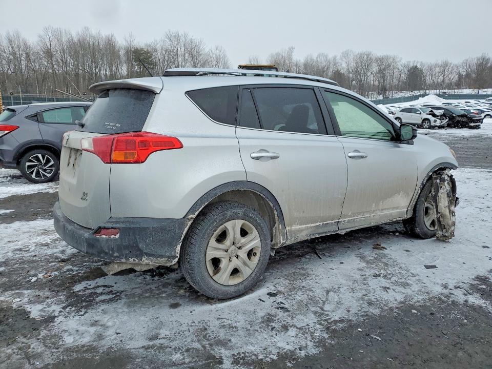 Photo 3 from auction – 2014 TOYOTA RAV4 LE with VIN JTMBFREV8EJ008445