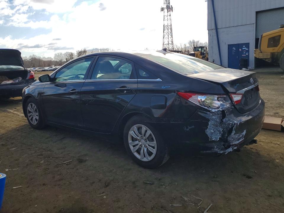 Photo 2 from auction – 2012 HYUNDAI SONATA with VIN 5NPEB4AC7CH313523