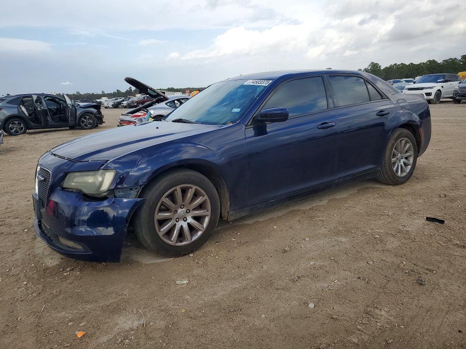 CHRYSLER 300 2015 with VIN 2C3CCABGXFH736005 - Photo from auction