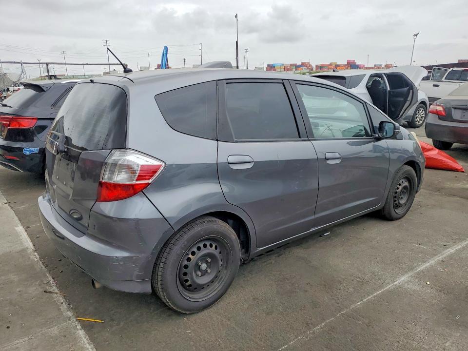 Photo 3 from auction – 2013 HONDA FIT with VIN JHMGE8H32DC022193