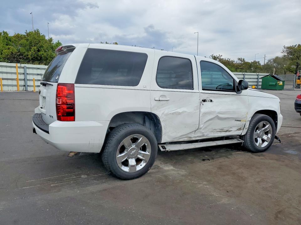 Photo 3 from auction – 2011 CHEVROLET TAHOE with VIN 1GNSK2E0XBR216239