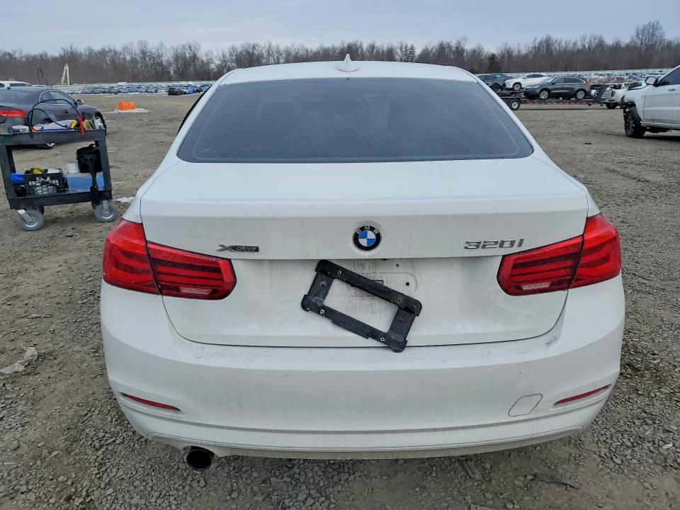 صورة رقم 6 من المزاد - 2016 BMW 320 XI مع VIN WBA8E5G5XGNT40107