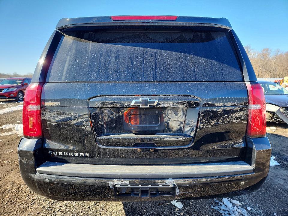 Photo 6 from auction – 2018 CHEVROLET SUBURBAN with VIN 1GNSCHKC5JR188010