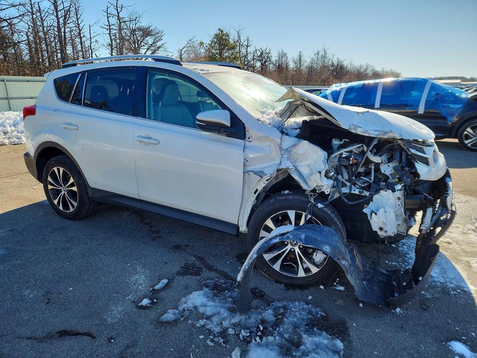Photo 4 from auction – 2015 TOYOTA RAV4 LIMIT with VIN 2T3DFREVXFW236247