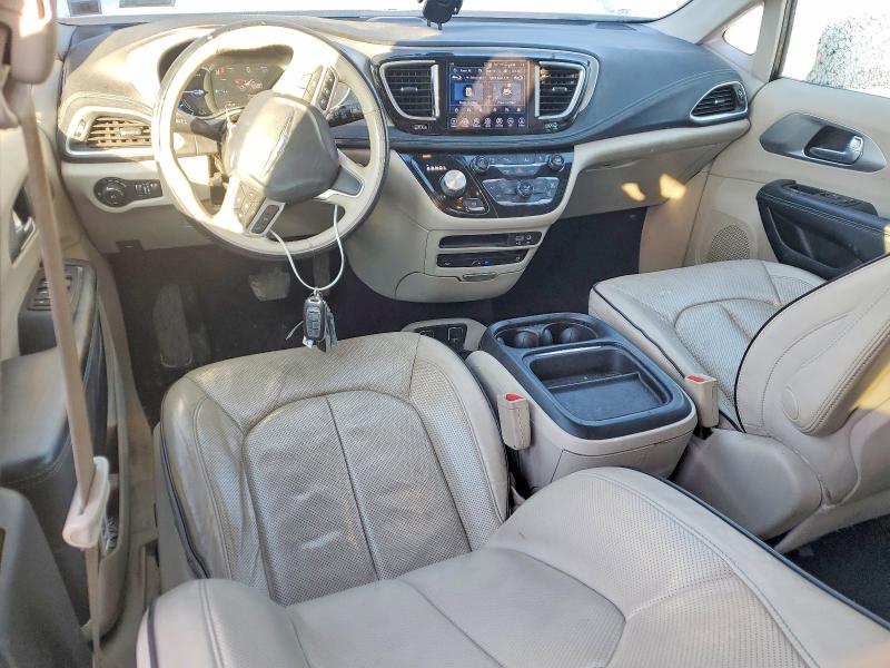 Photo 8 from auction – 2017 CHRYSLER PACIFICA with VIN 2C4RC1N76HR665819