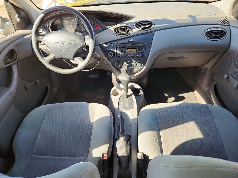 Photo 8 from auction – 2000 FORD FOCUS LX with VIN 1FAFP33P0YW361341