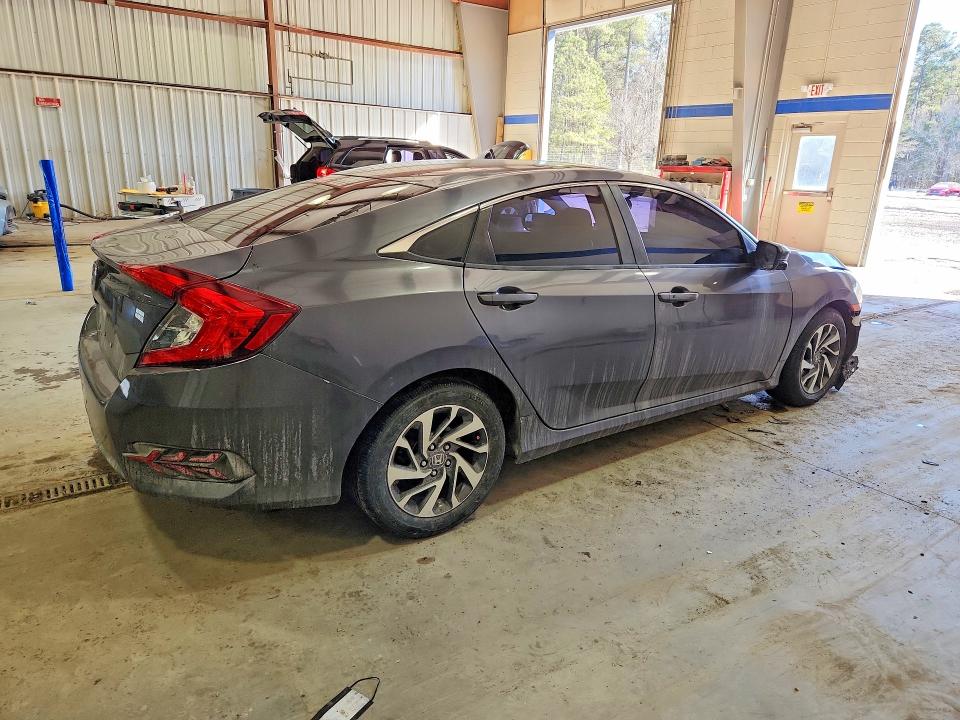 Photo 3 from auction – 2016 HONDA CIVIC with VIN 19XFC2F7XGE246055