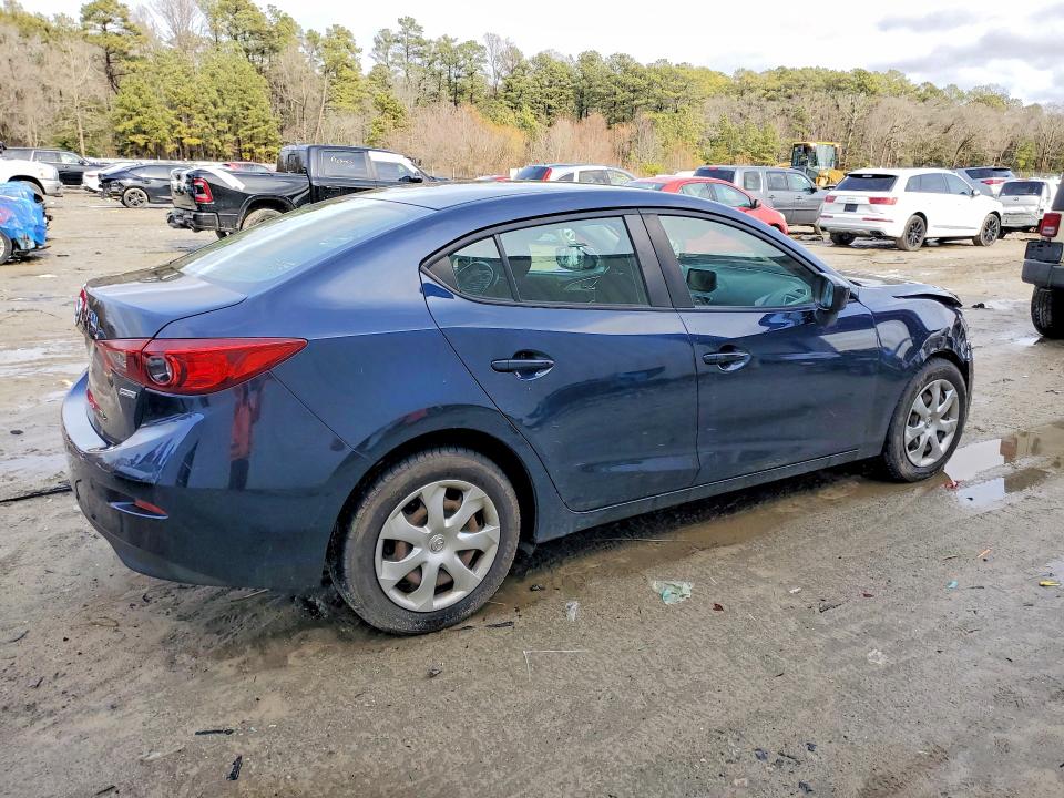 Photo 3 from auction – 2018 MAZDA 3 SPORT with VIN 3MZBN1U78JM259144