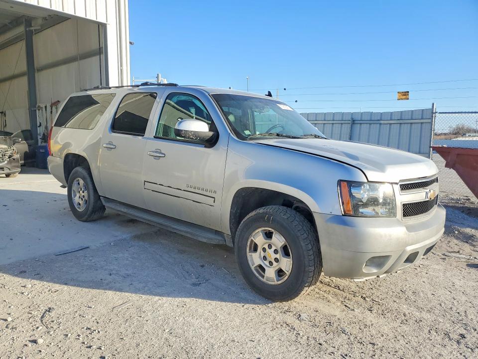 Photo 4 from auction – 2010 CHEVROLET SUBURBAN with VIN 1GNUKJE36AR129899