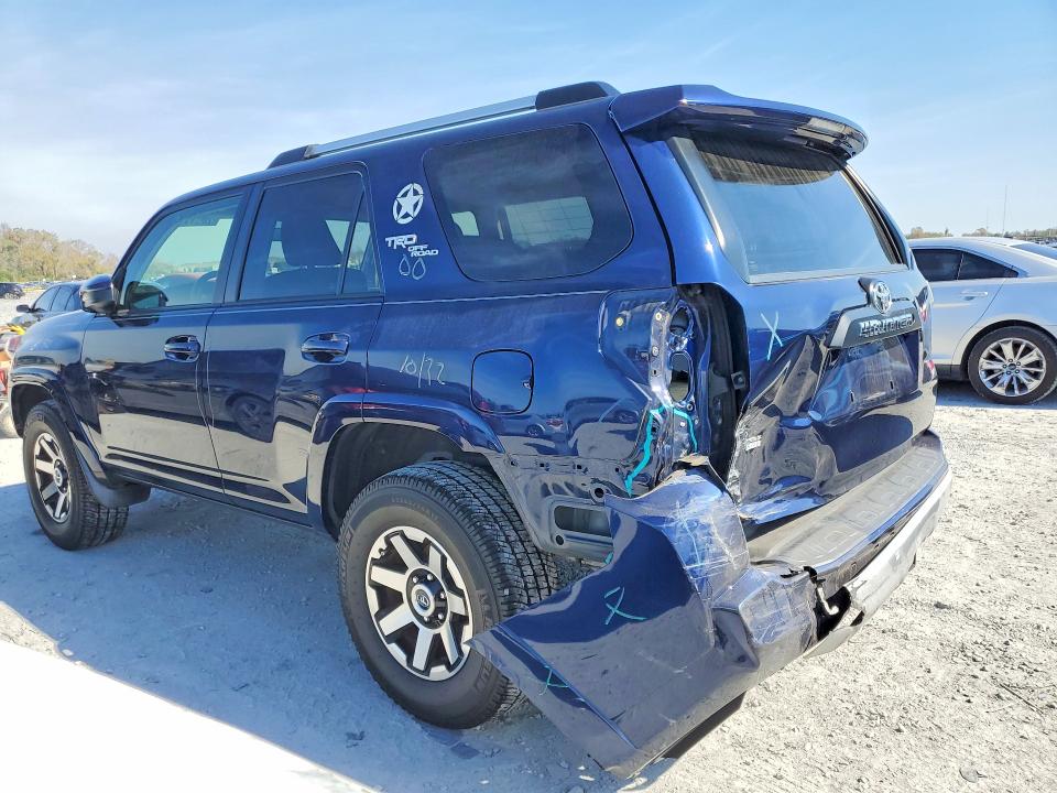 Zdjęcie 2 z aukcji – 2018 TOYOTA 4RUNNER SR z VIN JTEBU5JR7J5540100