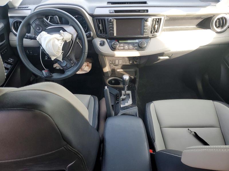 Photo 8 from auction – 2017 TOYOTA RAV4 LIMIT with VIN 2T3DFREV1HW689286