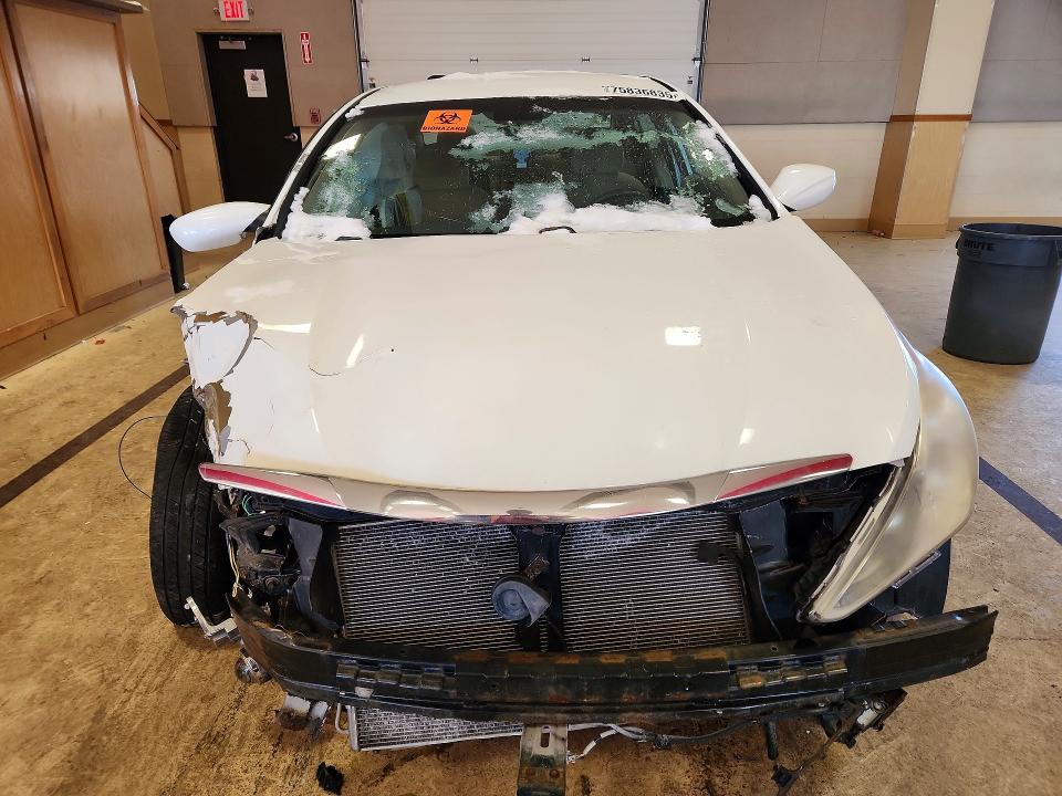 Photo 5 from auction – 2011 HYUNDAI SONATA with VIN 5NPEB4ACXBH079778