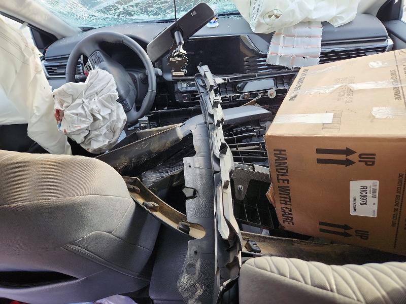 Photo 8 from auction – 2025 TOYOTA CAMRY with VIN 4T1DAACK2SU575807