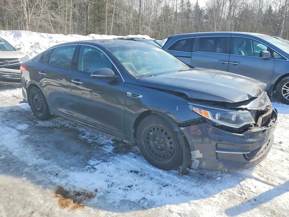 Photo 4 from auction – 2017 KIA OPTIMA with VIN 5XXGU4L33HG130669