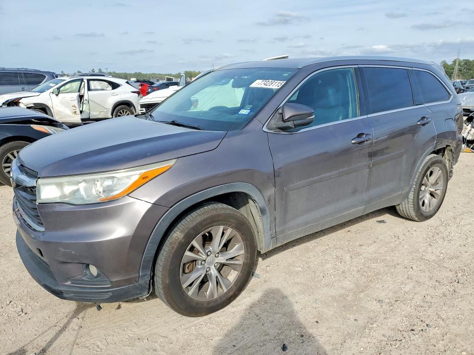 TOYOTA HIGHLANDER 2015 with VIN 5TDKKRFH0FS045840 - Photo from auction