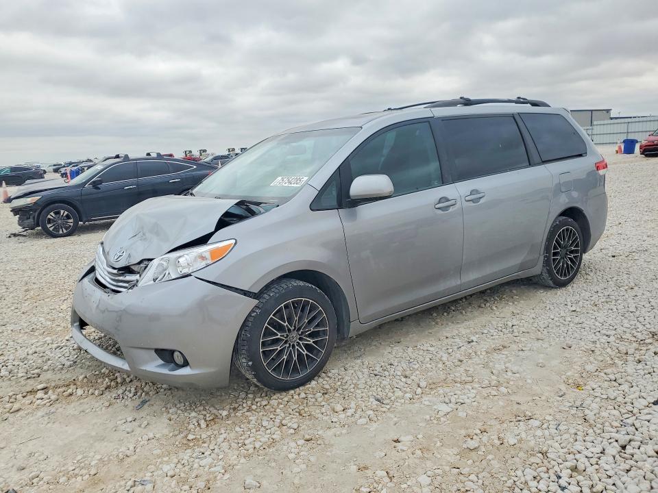 TOYOTA SIENNA 2012 with VIN 5TDYK3DC0CS257826 - Photo from auction