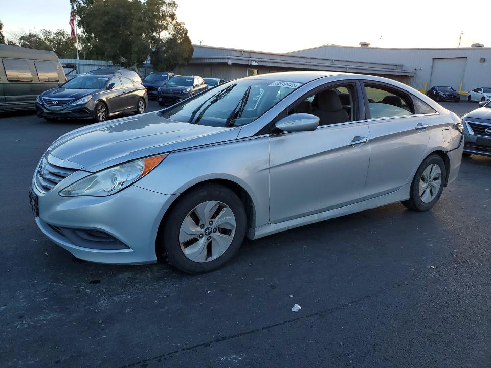 HYUNDAI SONATA 2014 with VIN 5NPEB4AC5EH811321 - Photo from auction