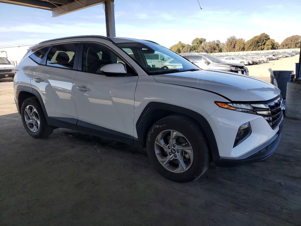 Photo 4 from auction – 2024 HYUNDAI TUCSON SEL with VIN 5NMJBCDE5RH420680
