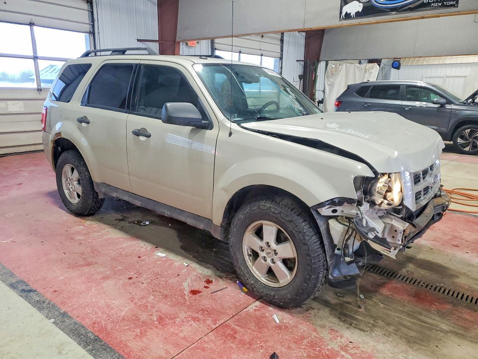 Photo 4 from auction – 2009 FORD ESCAPE with VIN 1FMCU93769KD08334