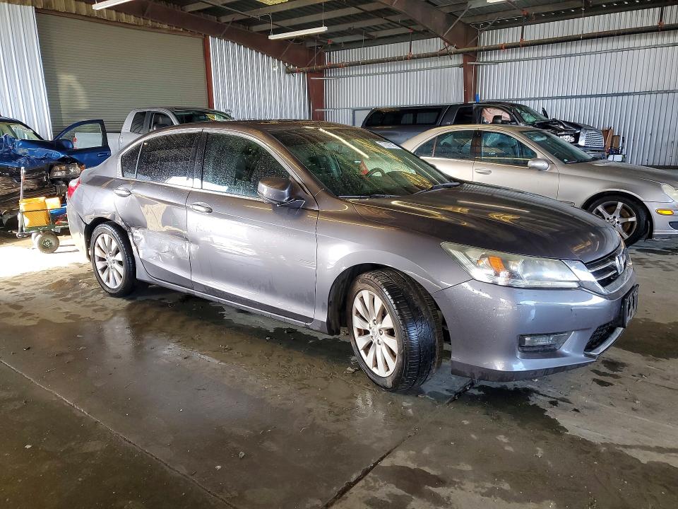 Photo 4 from auction – 2015 HONDA ACCORD with VIN 1HGCR3F83FA010396