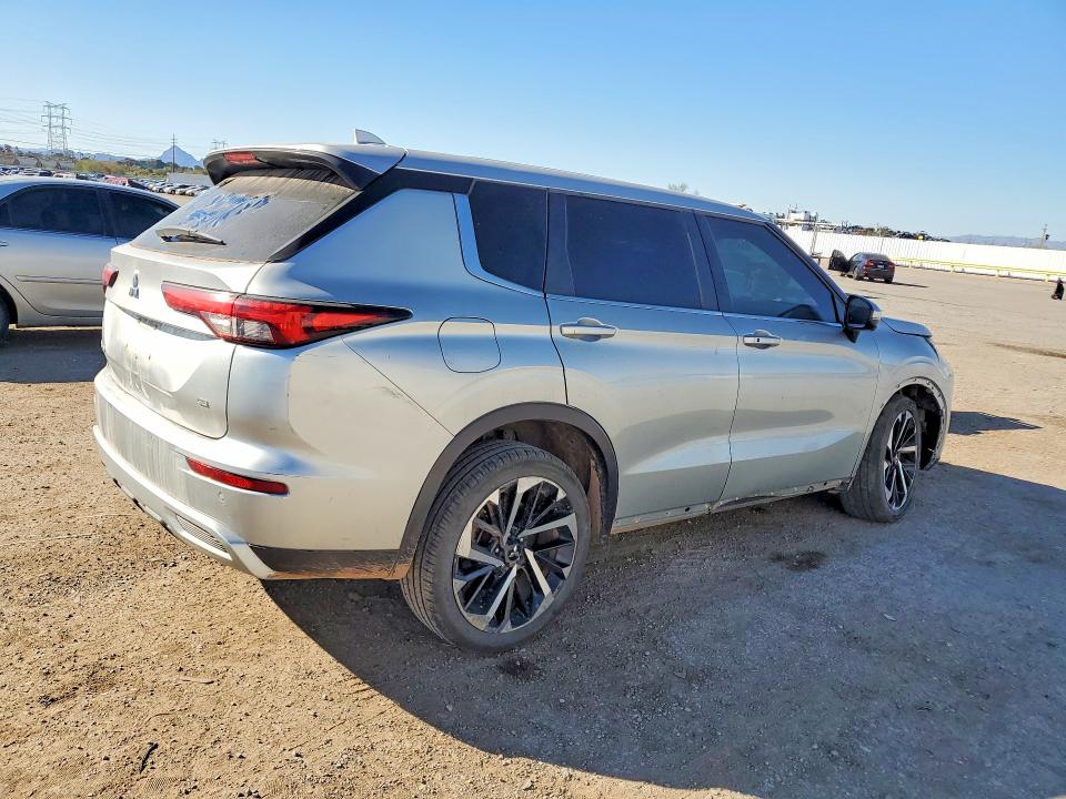 Photo 3 from auction – 2022 MITSUBISHI OUTLANDER with VIN JA4J3UA86NZ012707