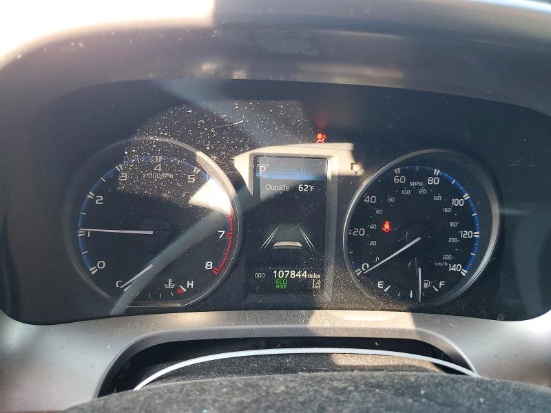 Photo 9 from auction – 2017 TOYOTA RAV4 with VIN JTMZFREV1HJ712599