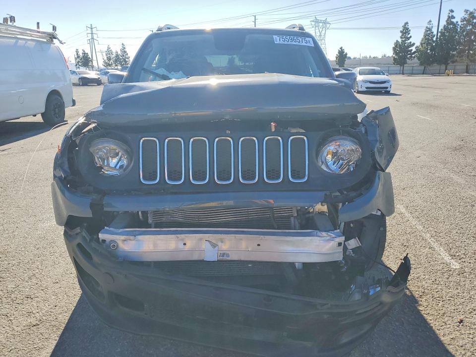 Photo 5 from auction – 2018 JEEP RENEGADE with VIN ZACCJABB4JPJ07589