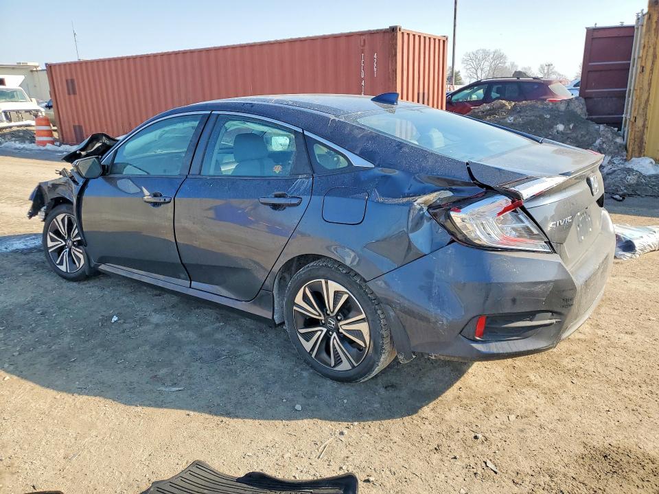 Photo 2 from auction – 2017 HONDA CIVIC with VIN 19XFC1F38HE028902