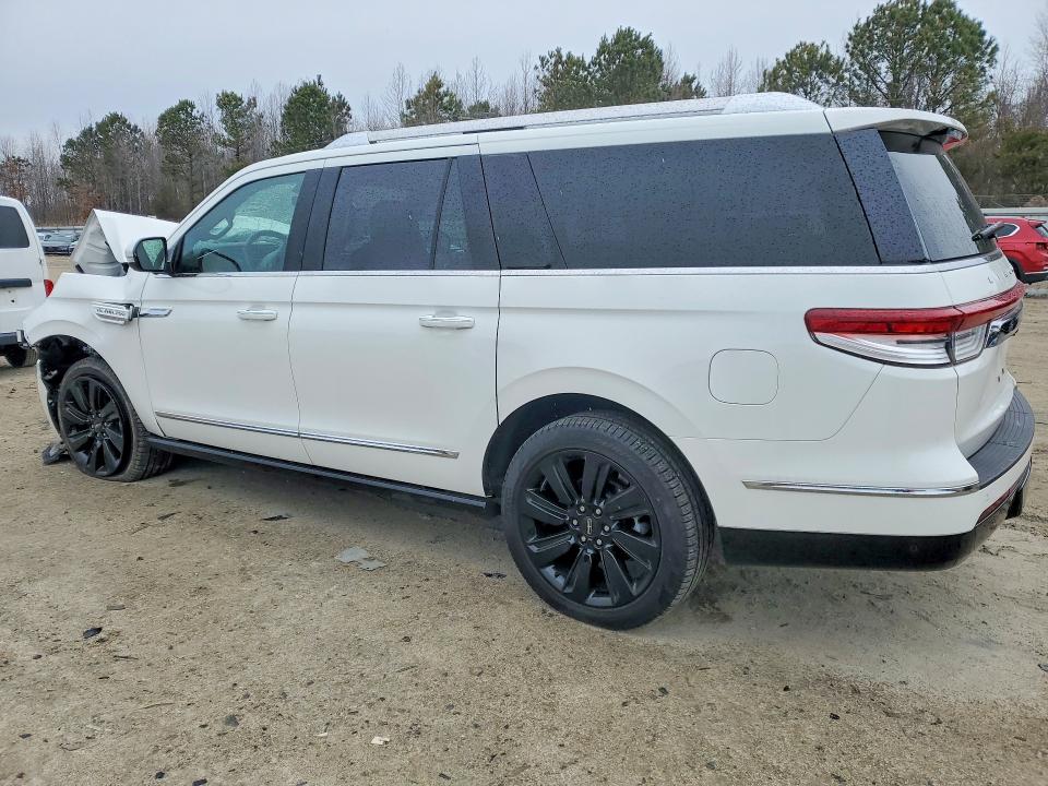 Photo 2 from auction – 2022 LINCOLN NAVIGATOR with VIN 5LMJJ3LT0NEL10869