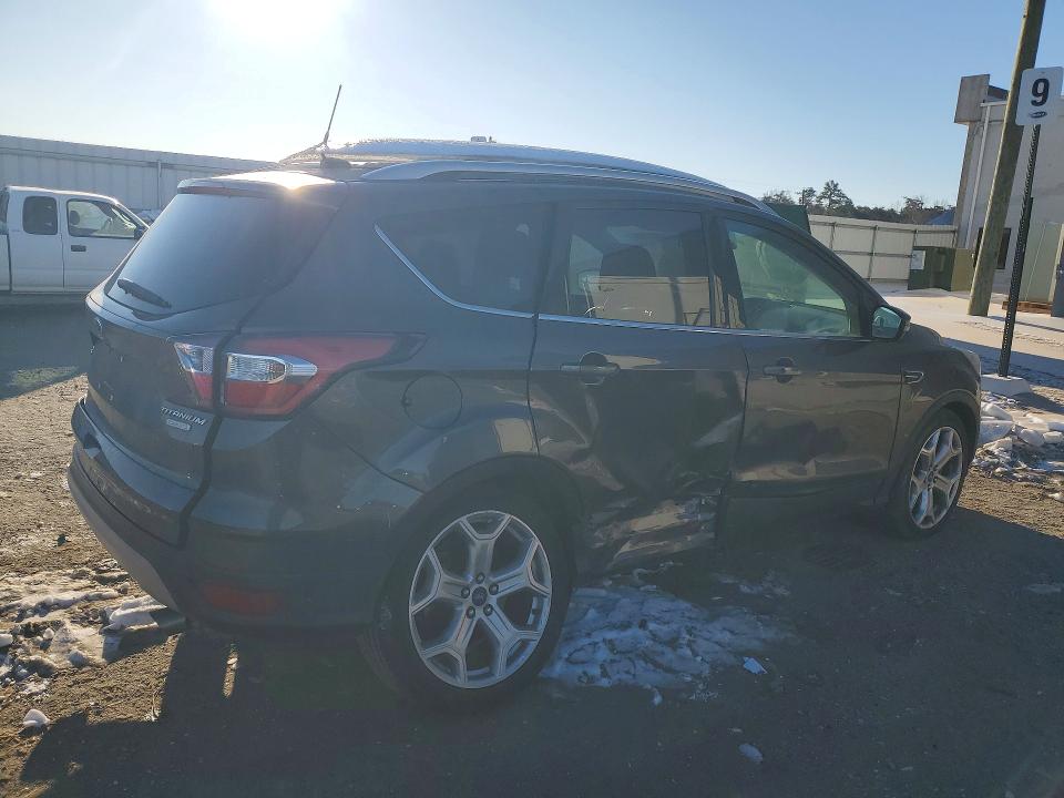 Foto 3 de la subasta – 2017 FORD ESCAPE con VIN 1FMCU0J94HUA92003
