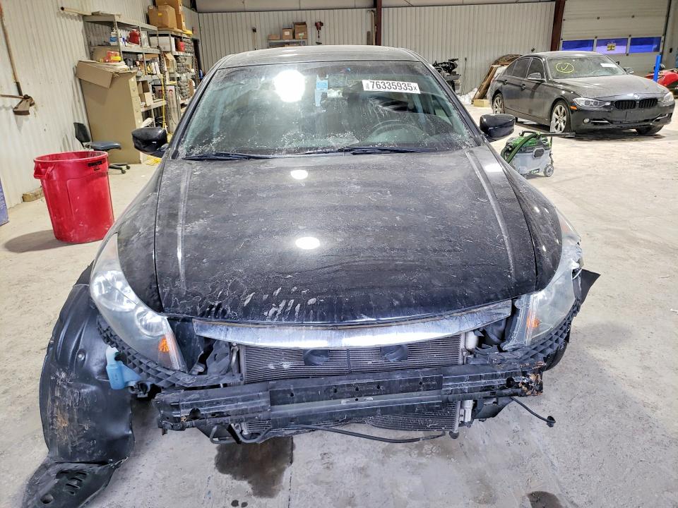 Photo 5 from auction – 2012 HONDA ACCORD with VIN 1HGCP3F81CA023987