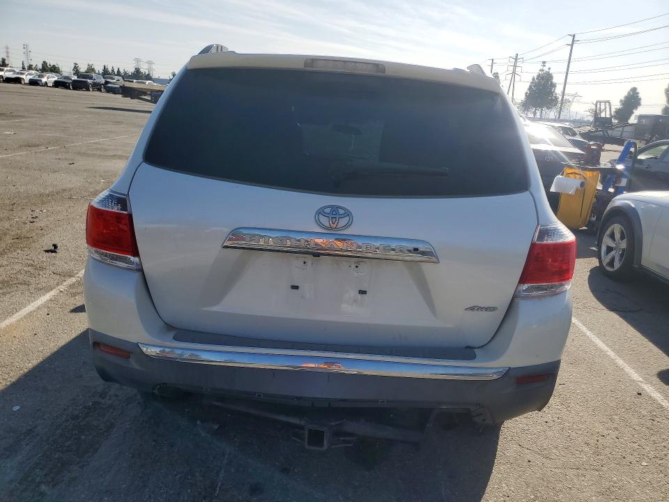 Photo 6 from auction – 2012 TOYOTA HIGHLANDER with VIN 5TDBK3EH0CS121311