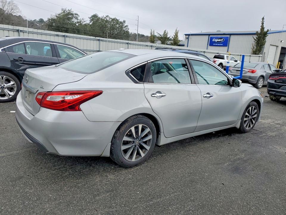 Photo 3 from auction – 2017 NISSAN ALTIMA with VIN 1N4AL3APXHC276923