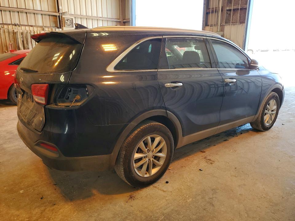 Photo 3 from auction – 2017 KIA SORENTO with VIN 5XYPG4A36HG197868