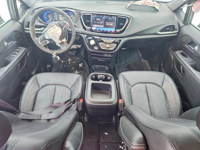 Photo 8 from auction – 2025 CHRYSLER PACIFICA with VIN 2C4RC1BG5SR510271