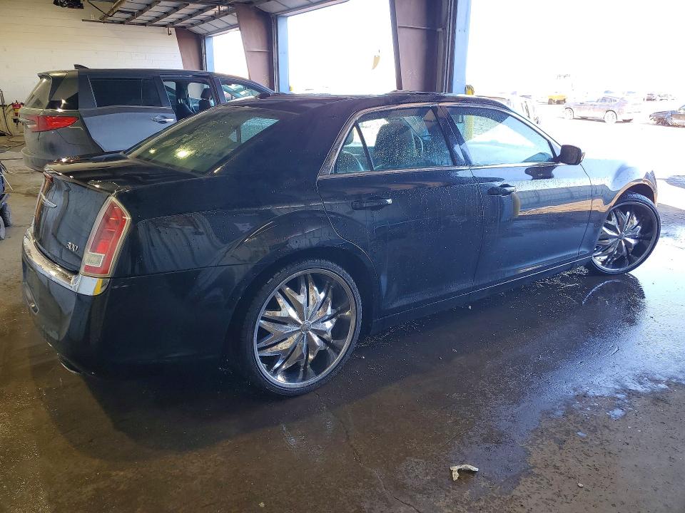 Photo 3 from auction – 2013 CHRYSLER 300 with VIN 2C3CCAAG3DH595356