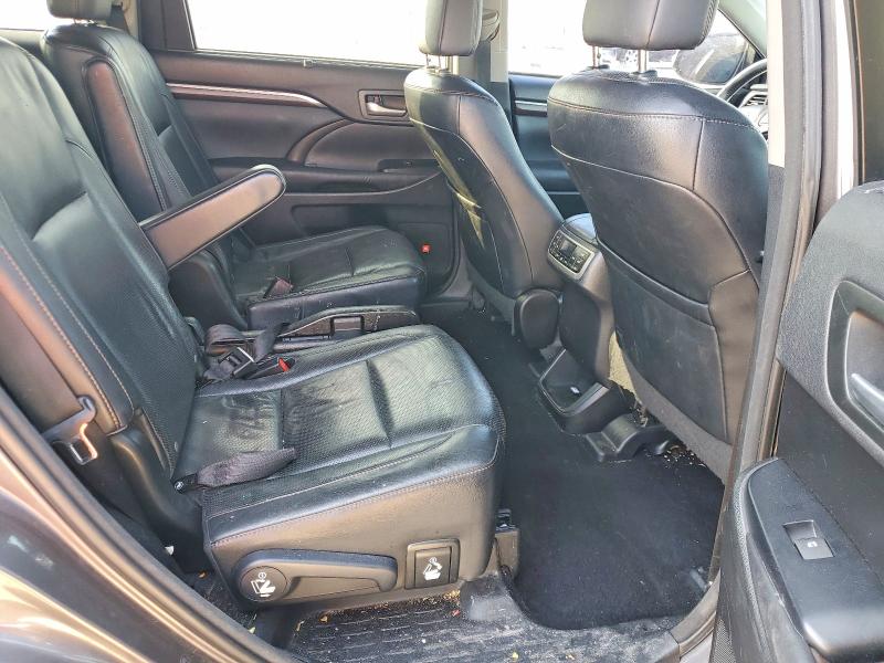 Foto 10 de la subasta – 2016 TOYOTA HIGHLANDER con VIN 5TDDCRFH6GS015989