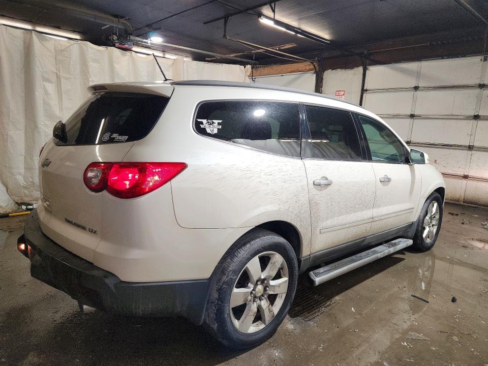 Photo 3 from auction – 2011 CHEVROLET TRAVERSE L with VIN 1GNKVLED4BJ164122